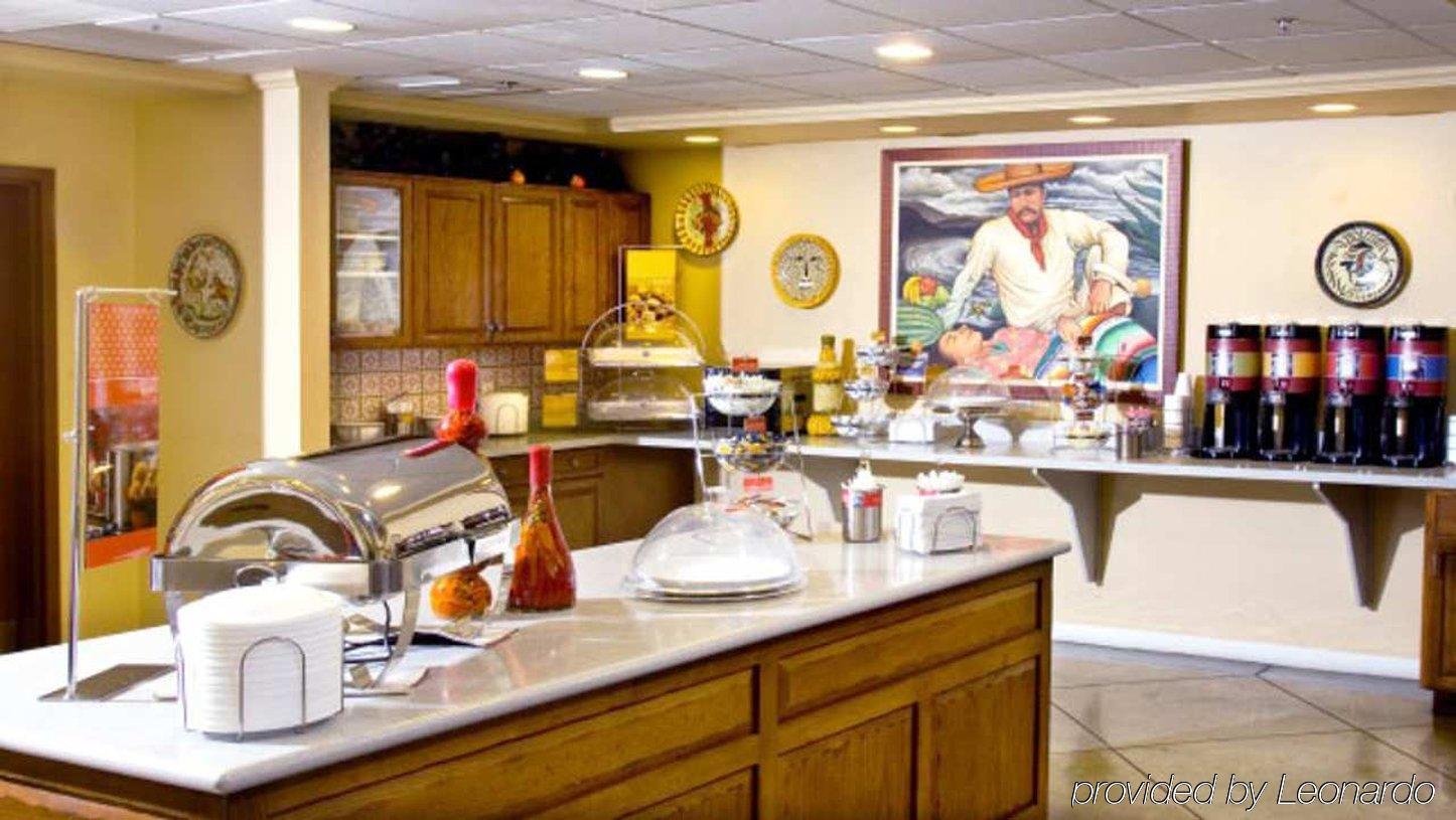 Hampton Inn & Suites Tucson Mall Ресторан фото